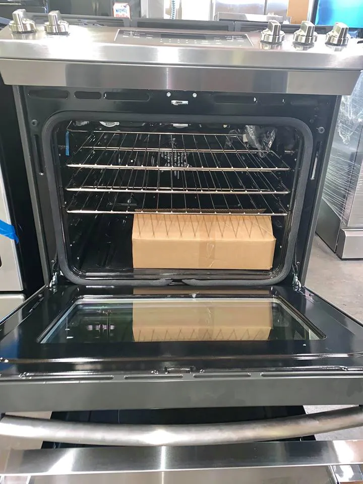 GE Slide-in Gas stove in stainless steel