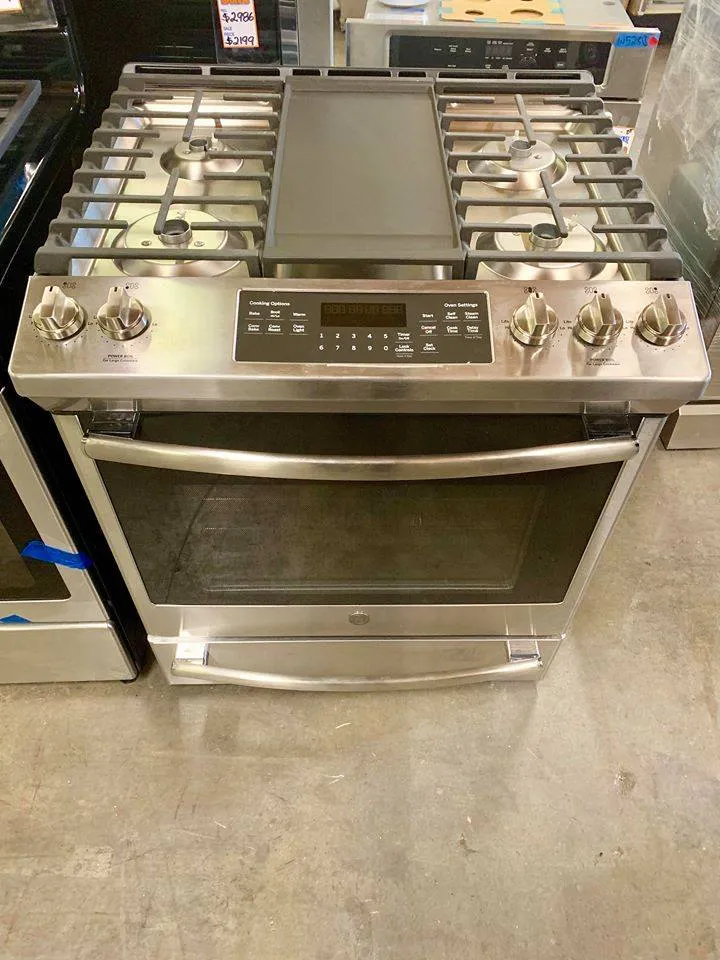 GE Slide-in Gas stove in stainless steel