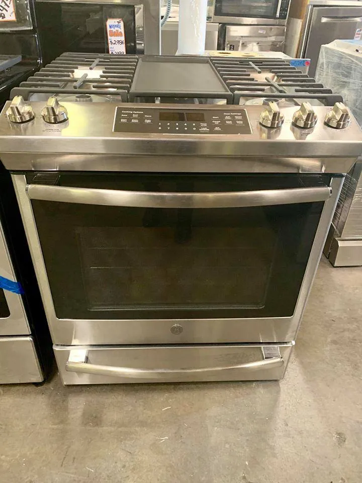 GE Slide-in Gas stove in stainless steel