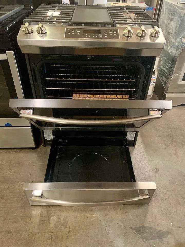 GE Slide-in Gas stove in stainless steel
