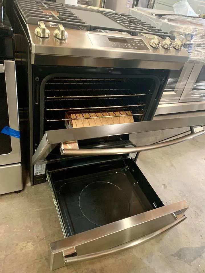 GE Slide-in Gas stove in stainless steel
