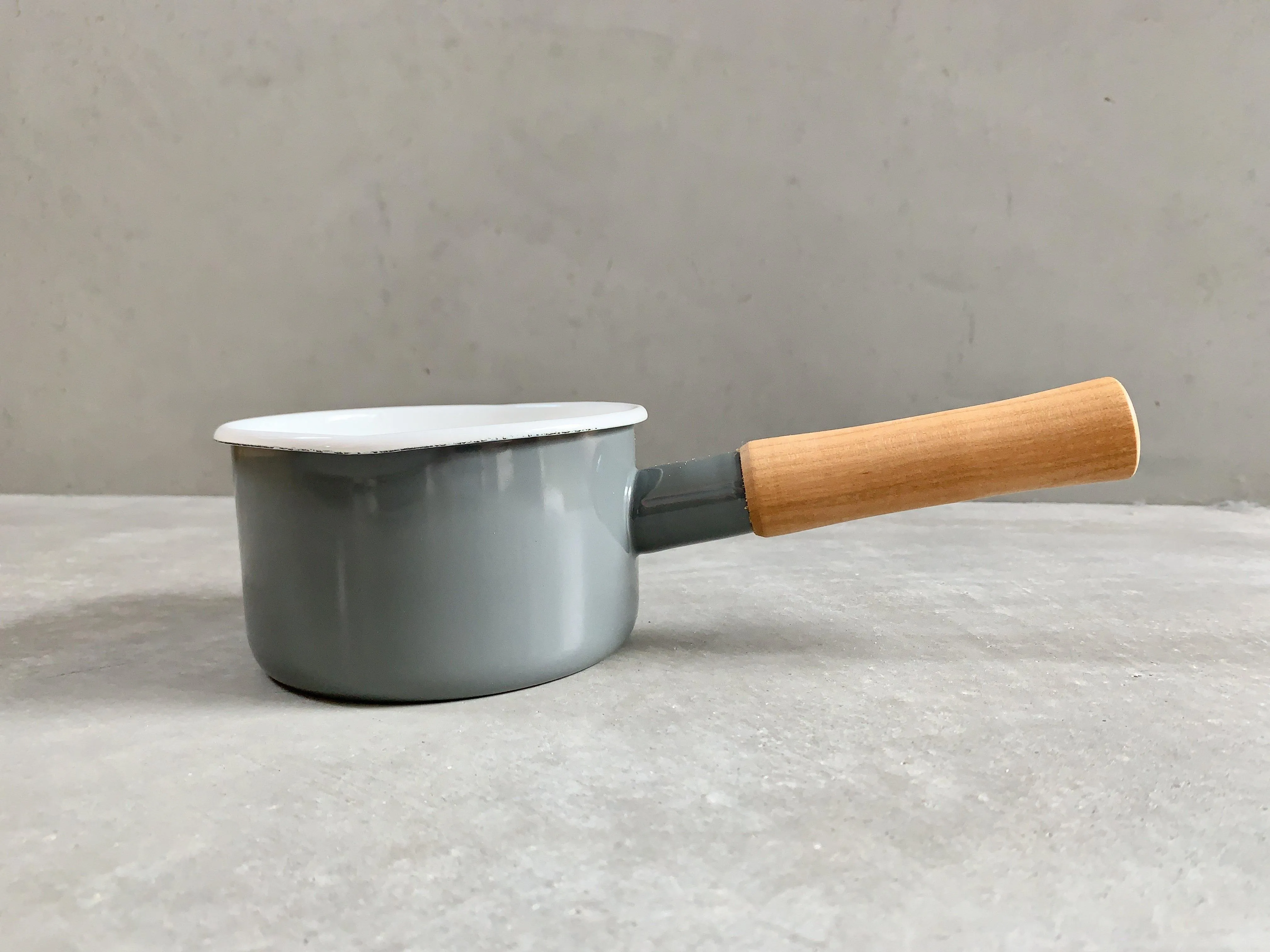 Noda Horo Couleur Enamel Milk Pan 12cm without lid