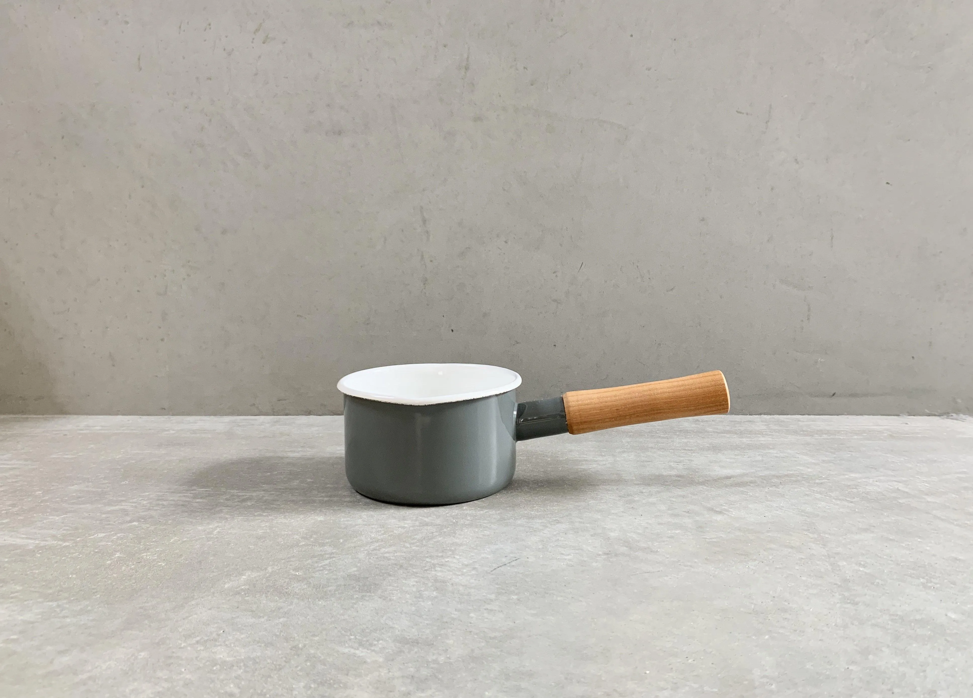 Noda Horo Couleur Enamel Milk Pan 12cm without lid