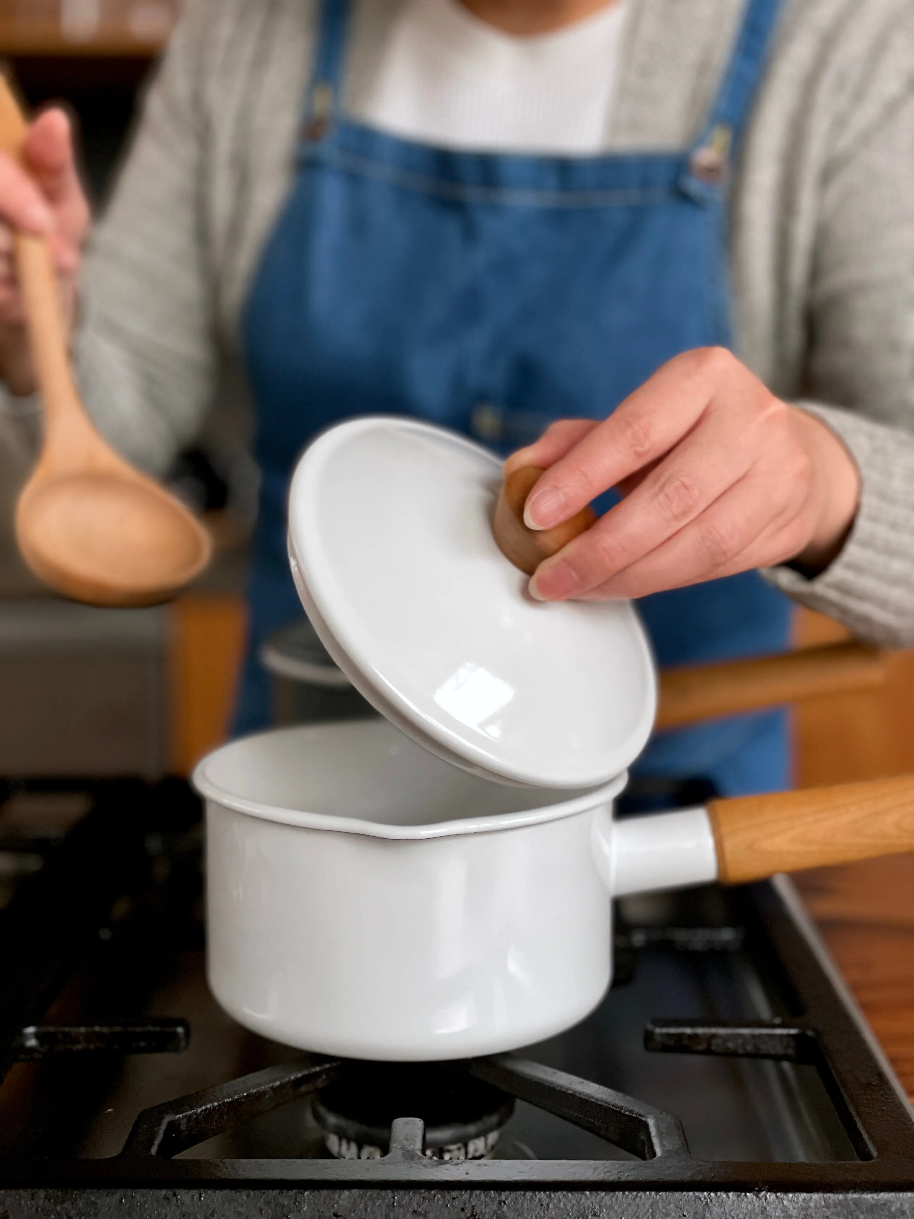 Noda Horo Couleur Enamel Sauce Pan 14cm with lid