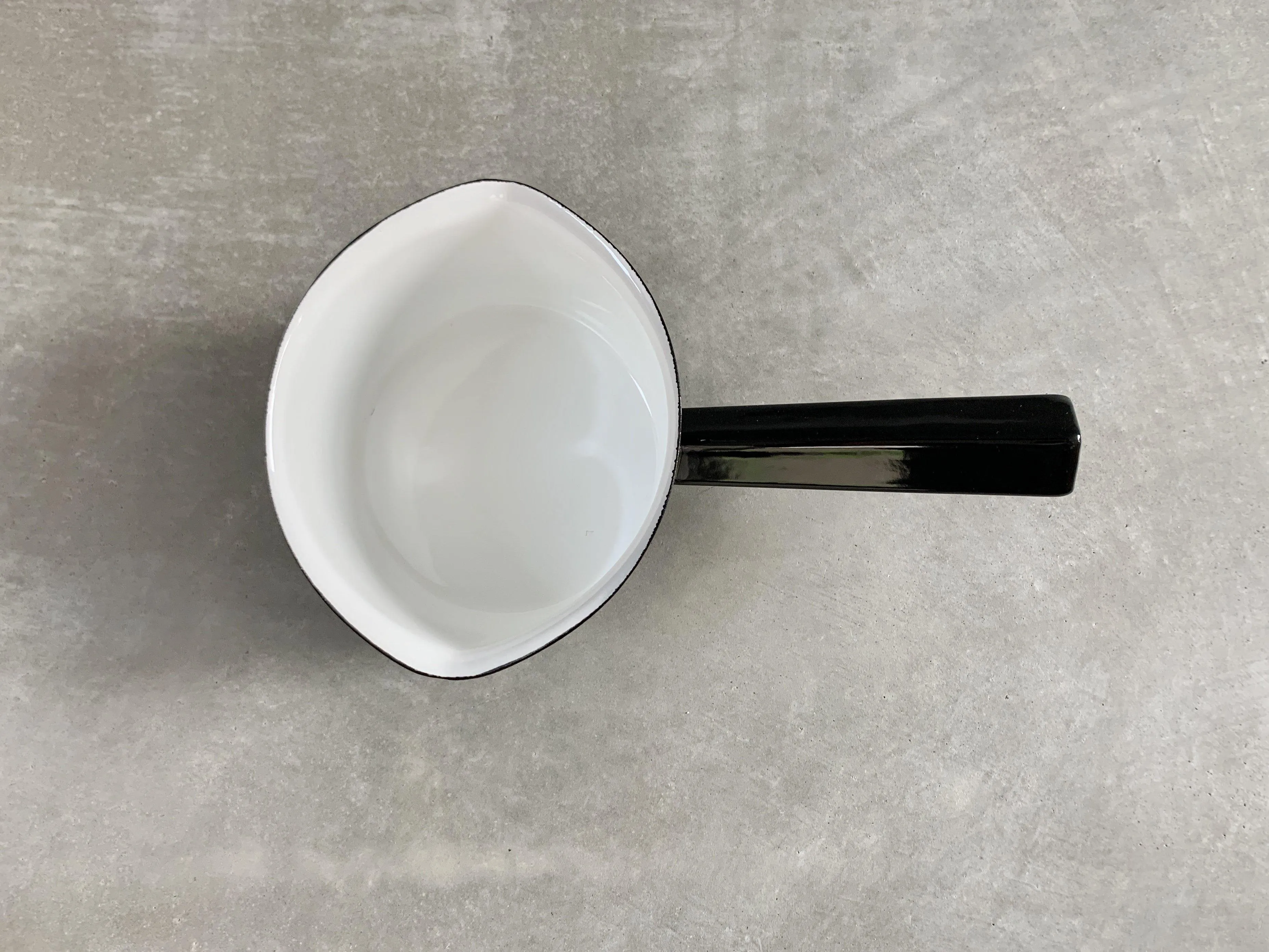 Noda Horo Nomaku Enamel Milk Pan