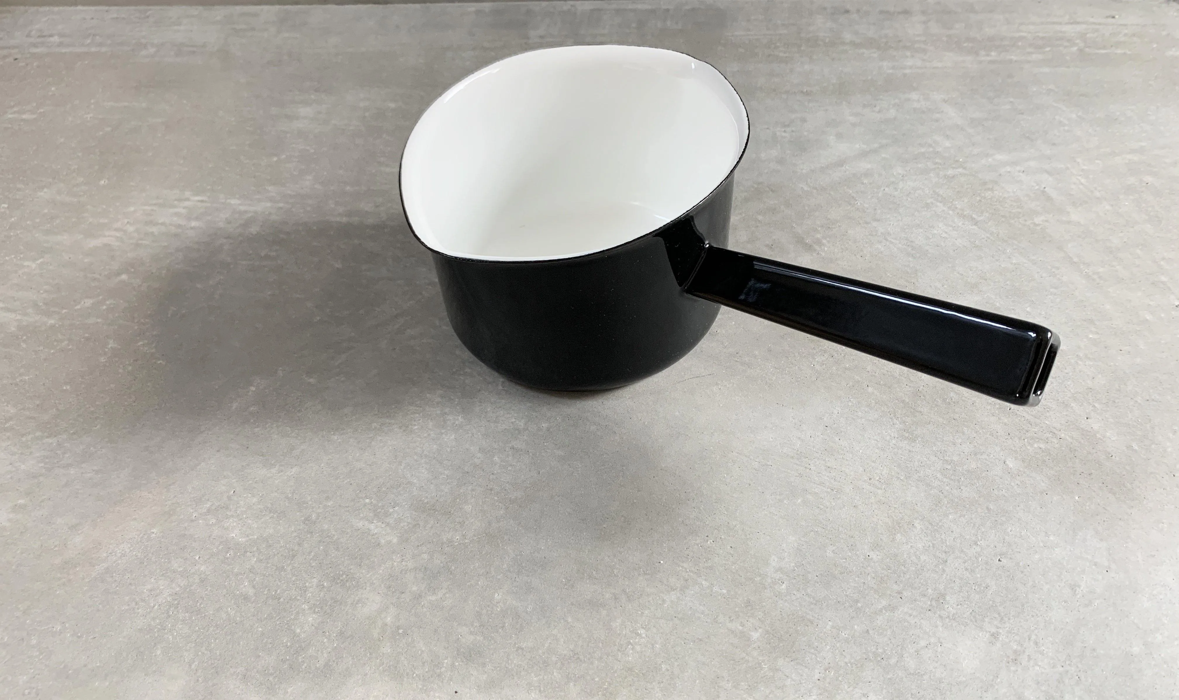 Noda Horo Nomaku Enamel Milk Pan