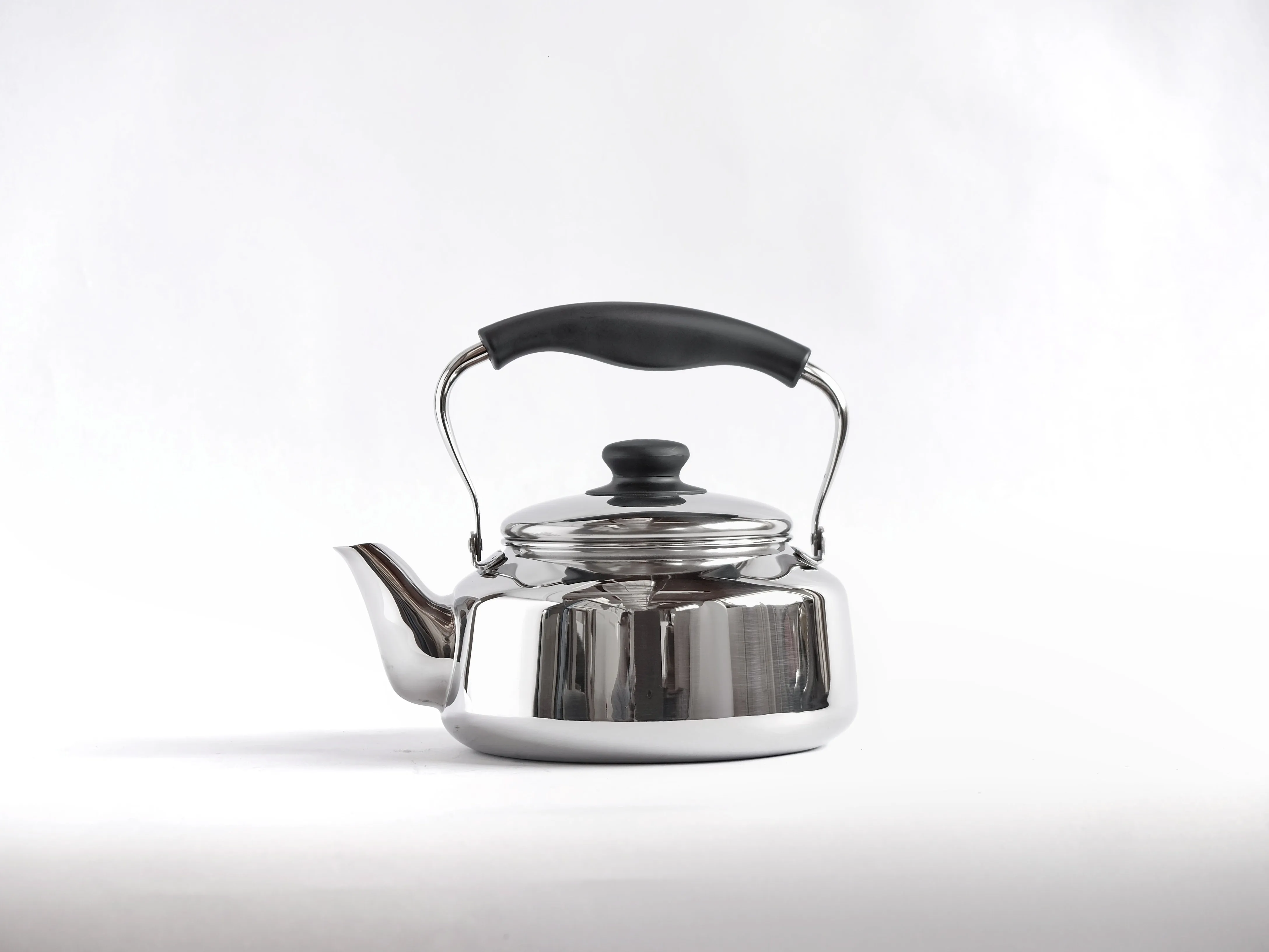Sori Yanagi Design Kettle Mirror